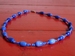 ketting van glaskralen blauw/rood 